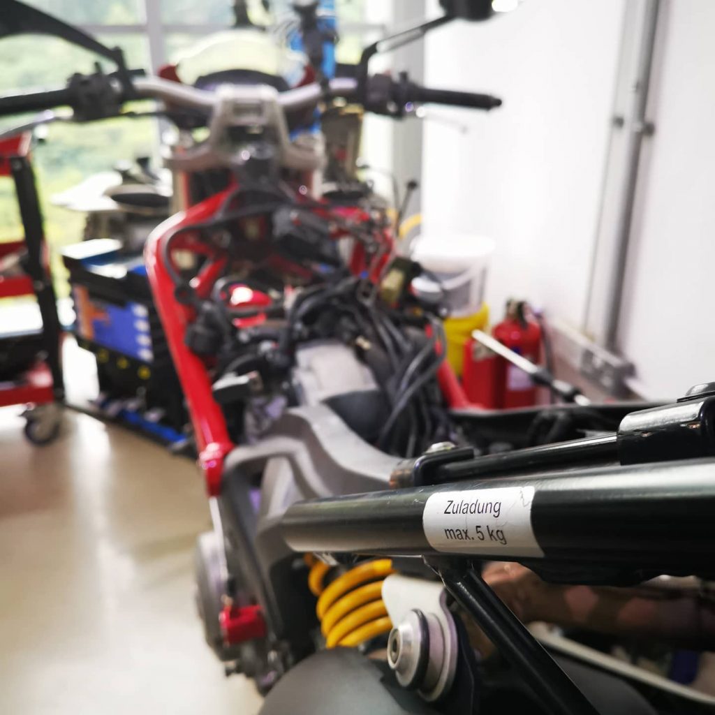 20201005 TRAXX - Strip Strip Strip 02