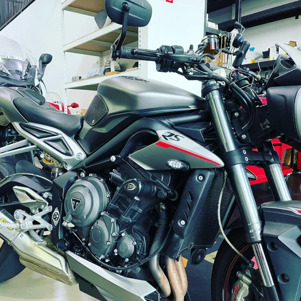 20210415 TRAXX - Triumph Speed Triple - 01