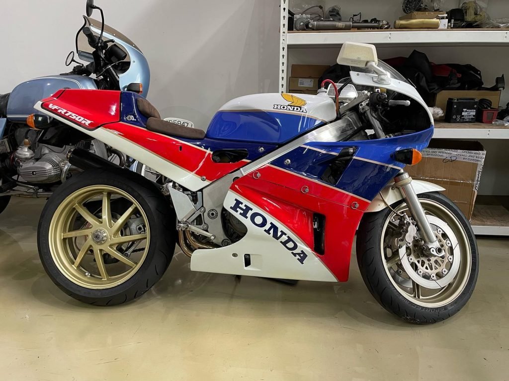 20220301 TRAXX - Honda RC30 - 05