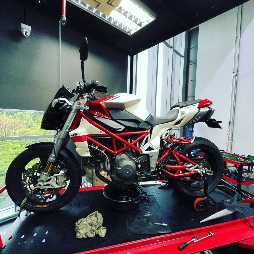 20220514 TRAXX - Bimota DB6 - 01